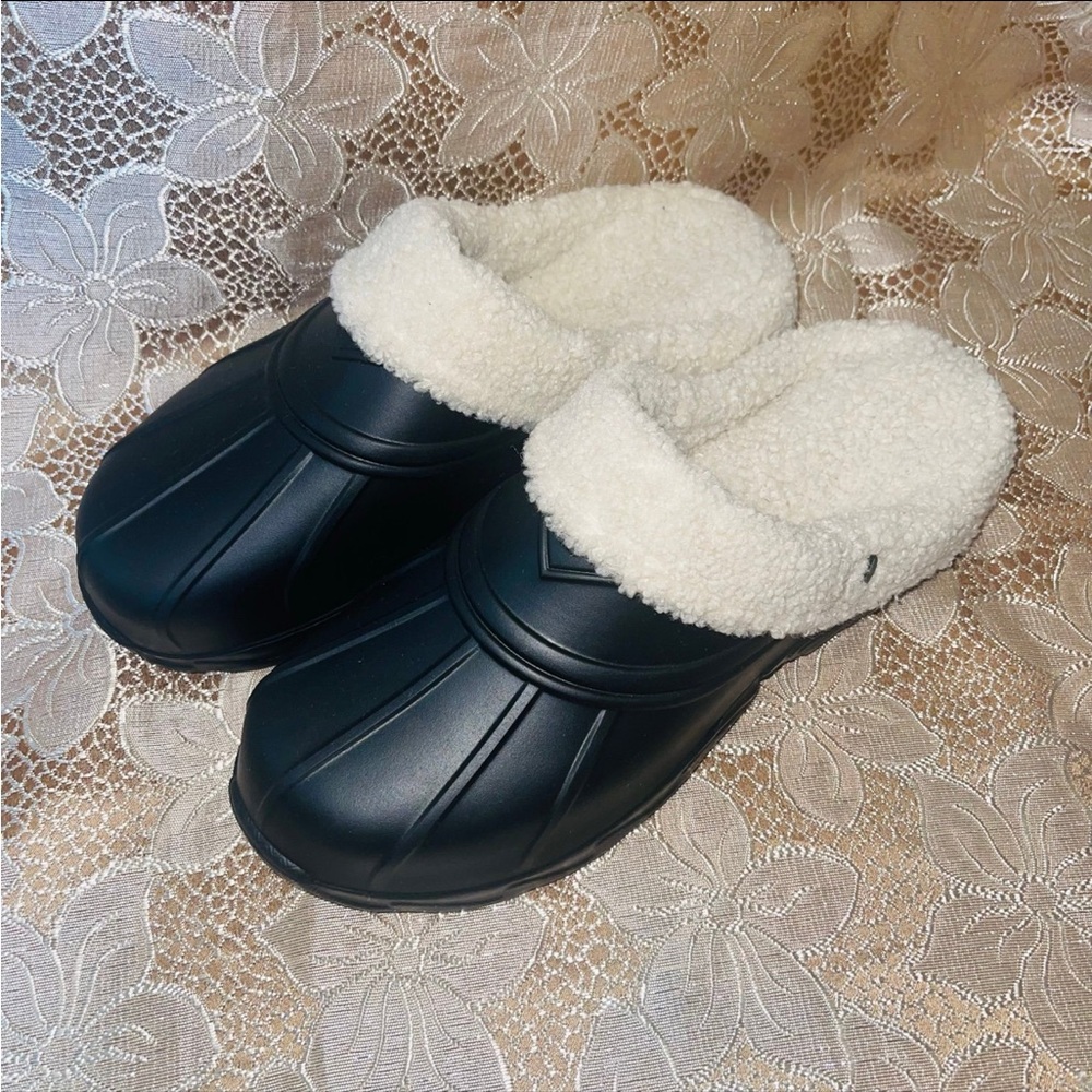 Bass Pro Outdoor Clogs
